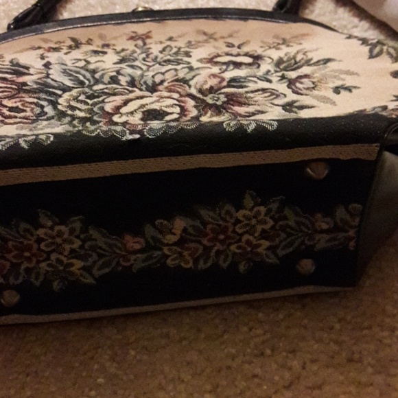 Vintage box arm purse floral tapestry - Picture 3 of 3